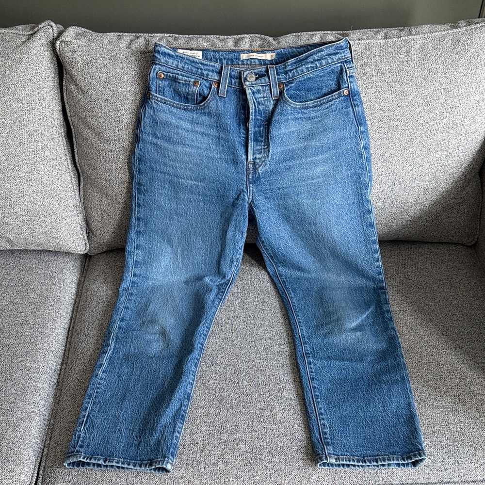 Levi's Classic Blue Cropped Jeans